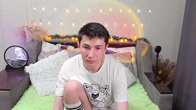 Yumi steve online show from 09/11/25, 08:31