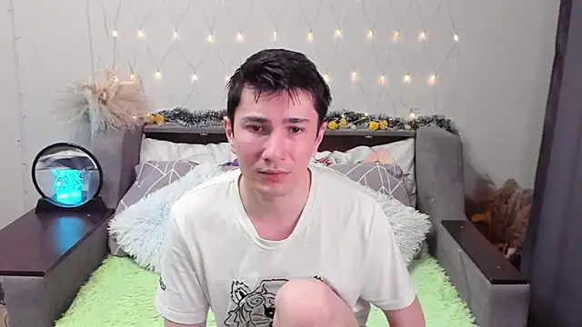 Yumi steve online show from 09/26/25, 02:18