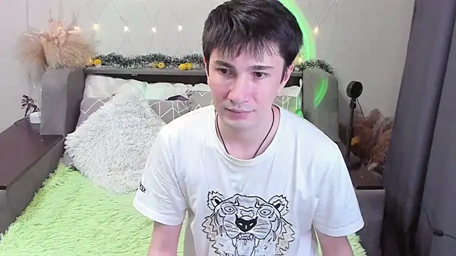 Yumi steve online show from 10/31/25, 12:02