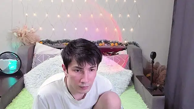 Yumi steve online show from 11/04/25, 05:17