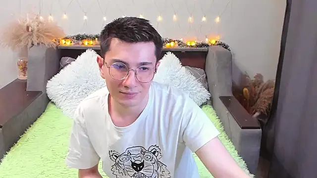 Yumi steve online show from 02/22/25, 11:57