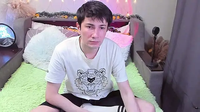 Yumi steve online show from 11/02/25, 04:23