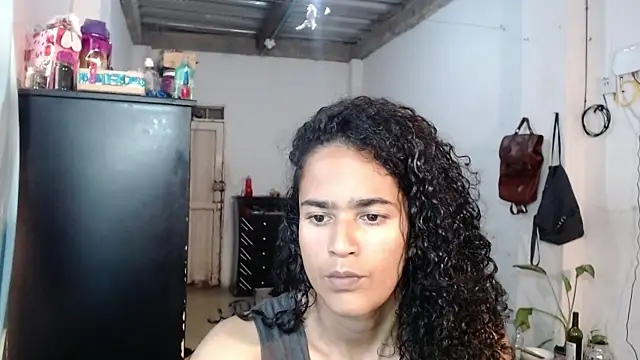 Snapshot of jasminne_ chatting on 12/13/24, 03:54 jasminne online show from 12/13/24, 03:54
