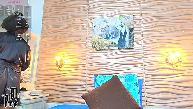 mia pineda online show from 09/18/25, 07:50