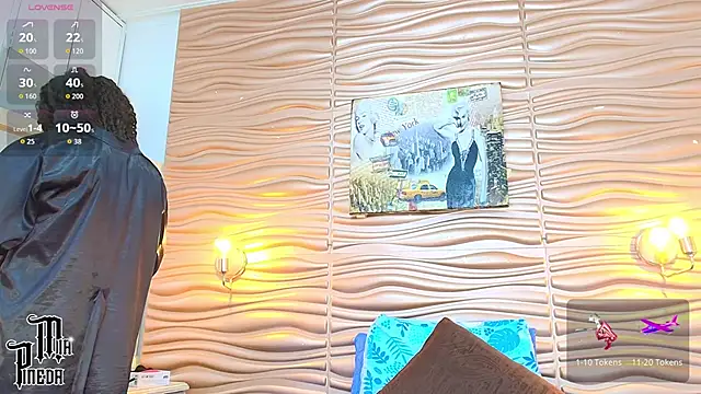 mia pineda online show from 09/30/25, 04:02