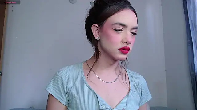 Snapshot of valen_thompson chatting on 02/20/26, 04:42 valen thompson online show from 02/20/26, 04:42