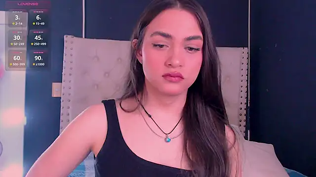 Snapshot of valen_thompson chatting on 12/30/24, 12:11 valen thompson online show from 12/30/24, 12:11