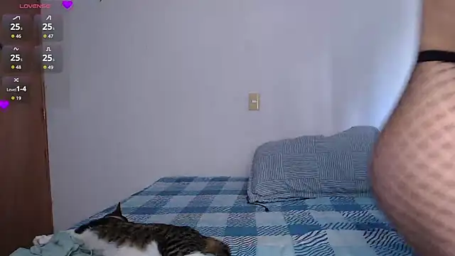 Snapshot of valen_thompson chatting on 02/28/26, 06:29 valen thompson online show from 02/28/26, 06:29