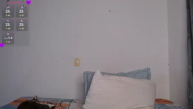 Snapshot of valen_thompson chatting on 02/17/26, 11:24 valen thompson online show from 02/17/26, 11:24