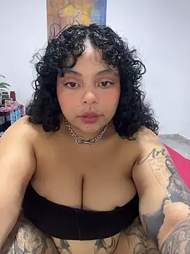 Snapshot of PrincessLauren420 chatting on 11/24/25, 10:43 PrincessLauren420 online show from 11/24/25, 10:43