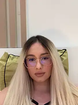 mollyxxx online show from 12/05/25, 03:05