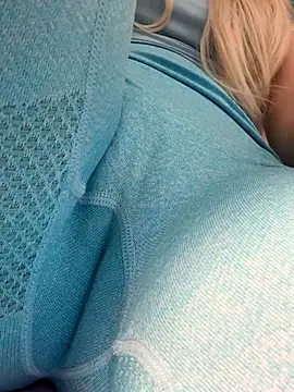 Snapshot of mollyxxx chatting on 01/09/26, 03:24 mollyxxx online show from 01/09/26, 03:24