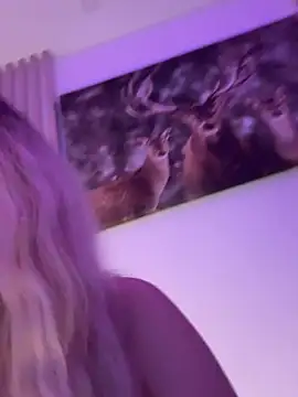 Snapshot of mollyxxx chatting on 02/11/26, 04:34 mollyxxx online show from 02/11/26, 04:34