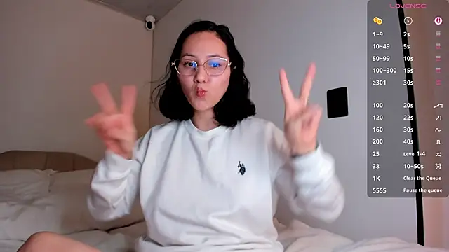 Anyi 1 online show from 04/13/26, 03:10