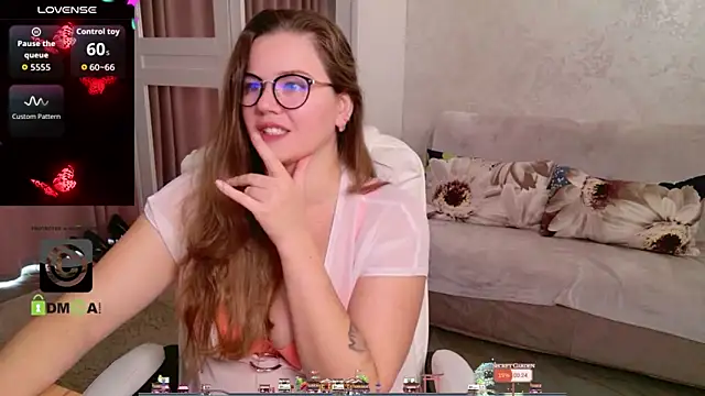 KellyKleine online show from 11/04/25, 09:46