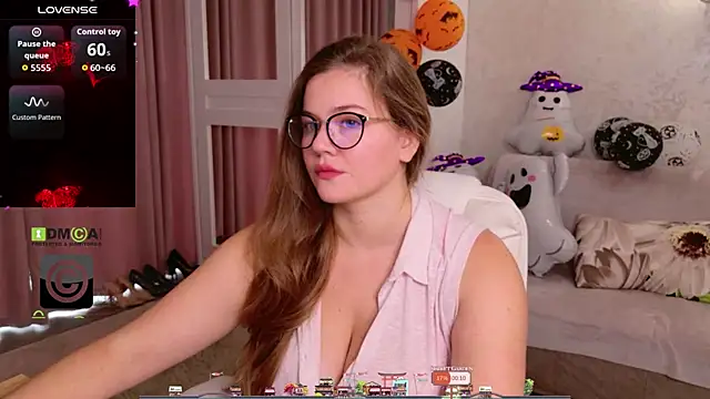 KellyKleine online show from 11/03/25, 09:57