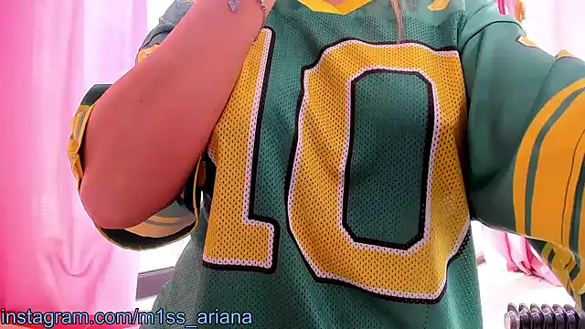 Snapshot of Miss_Ariana_ chatting on 02/25/25, 12:05 Miss Ariana online show from 02/25/25, 12:05