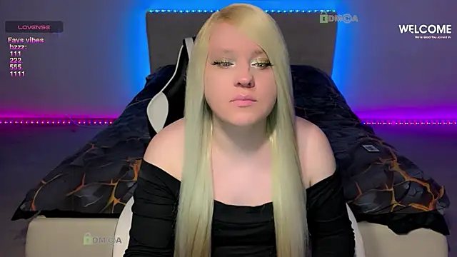 Snapshot of camsmiley chatting on 01/17/26, 08:34 camsmiley online show from 01/17/26, 08:34