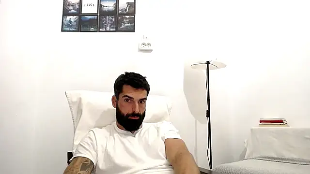 Verycutex online show from 10/21/25, 05:34