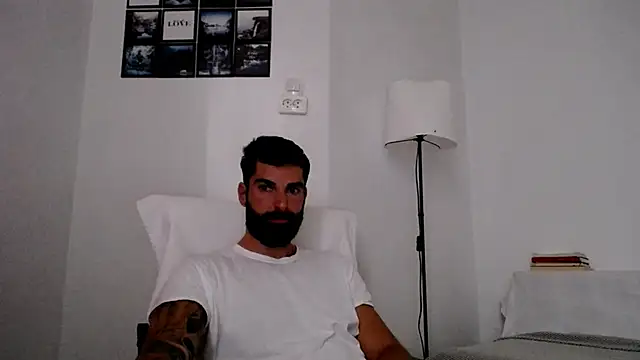 Verycutex online show from 10/21/25, 05:29