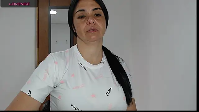 selena ferri online show from 12/18/25, 07:40