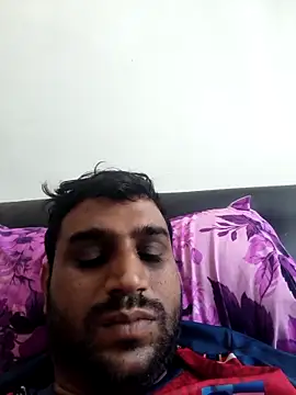 Snapshot of zav_rockx chatting on 12/19/25, 03:54 zav rockx online show from 12/19/25, 03:54