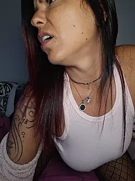 Snapshot of allyson22andy chatting on 04/09/26, 05:41 allyson22andy online show from 04/09/26, 05:41