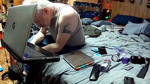 Makowboy online show from 12/21/25, 11:27