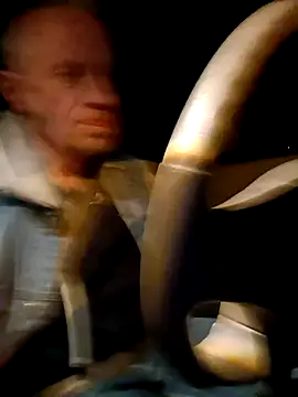 Makowboy online show from 10/23/25, 01:37