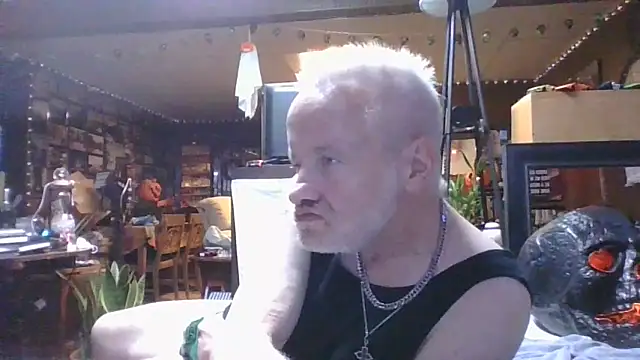 Makowboy online show from 10/18/25, 11:40