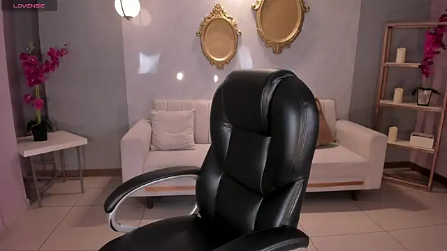 MiaRoberts1 online show from 02/06/26, 07:32