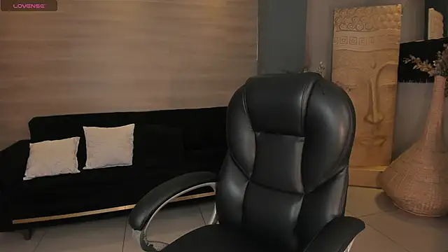 MiaRoberts1 online show from 02/09/26, 07:12