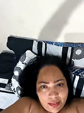 NIKOLE1301 online show from 04/16/26, 09:39