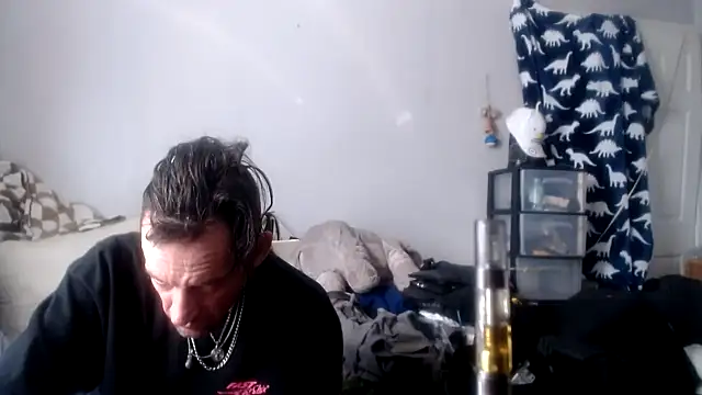 Snapshot of lickthecat chatting on 10/10/25, 09:48 lickthecat online show from 10/10/25, 09:48