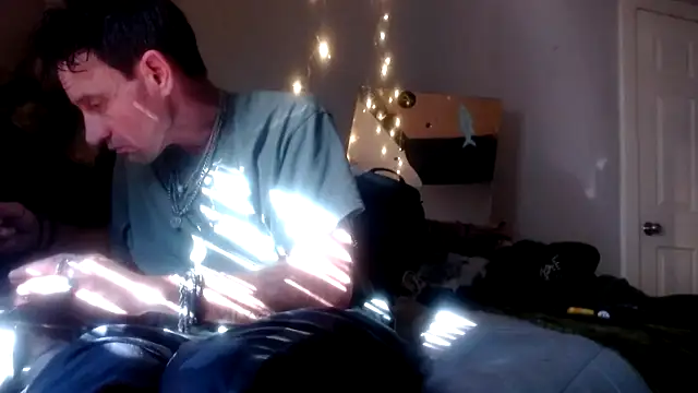 Snapshot of lickthecat chatting on 11/08/25, 10:57 lickthecat online show from 11/08/25, 10:57