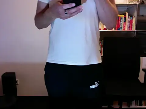 Slave 75 online show from 09/10/25, 05:56