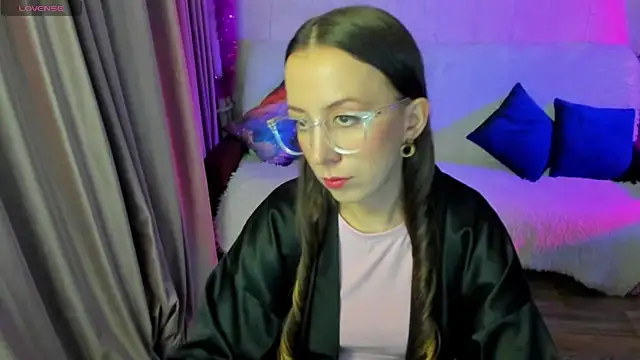 CurlySteph online show from 11/17/25, 06:01