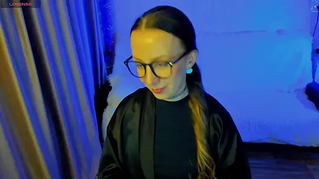 CurlySteph online show from 11/28/25, 05:24