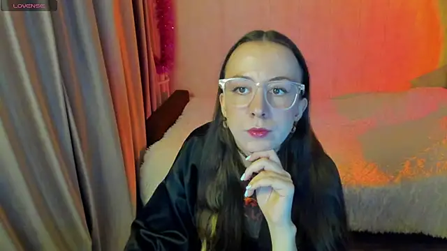 CurlySteph online show from 11/08/25, 04:54