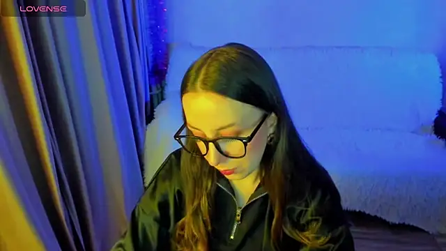 Snapshot of CurlySteph chatting on 01/05/26, 05:27 CurlySteph online show from 01/05/26, 05:27