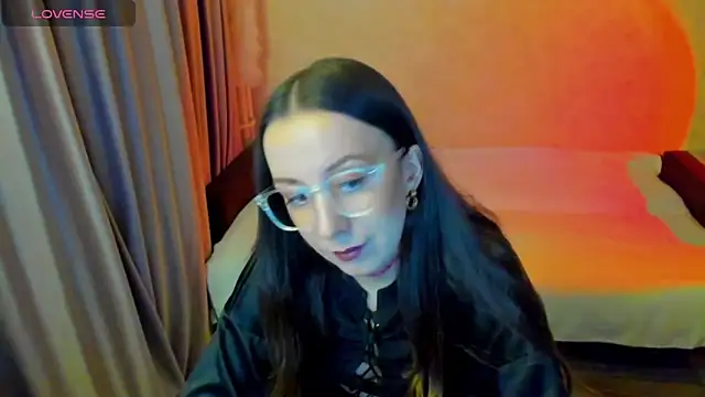 CurlySteph online show from 04/04/26, 04:35