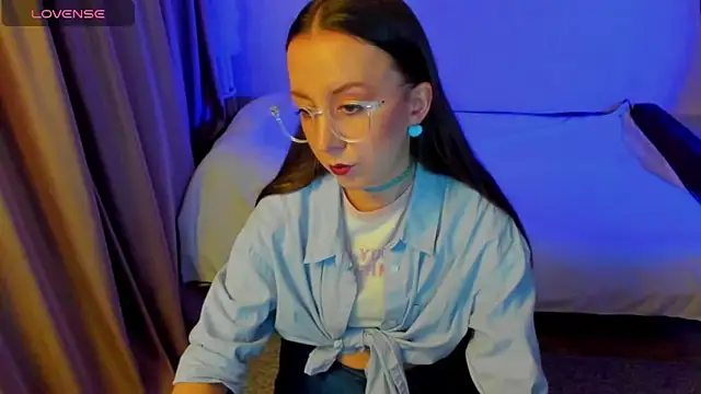 CurlySteph online show from 04/17/26, 07:49