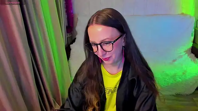 CurlySteph online show from 11/27/25, 05:24