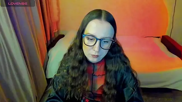 Snapshot of CurlySteph chatting on 05/17/26, 05:35 CurlySteph online show from 05/17/26, 05:35