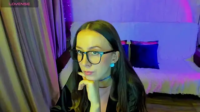 CurlySteph online show from 12/17/25, 06:02