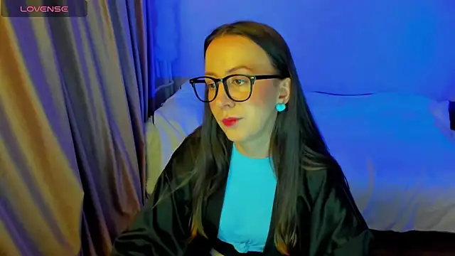 Snapshot of CurlySteph chatting on 03/04/26, 07:54 CurlySteph online show from 03/04/26, 07:54