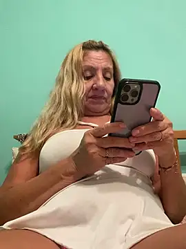 camelia3 online show from 10/22/25, 12:43