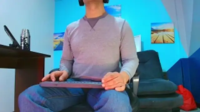 Snapshot of juanses_n_toro chatting on 11/14/25, 12:42 juanses n toro online show from 11/14/25, 12:42