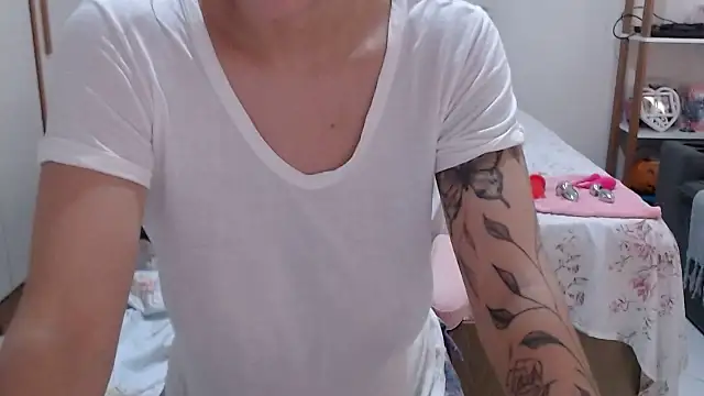 bustycarly online show from 06/14/26, 01:56