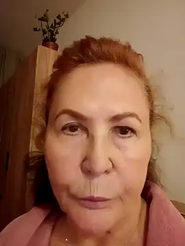 Hottie-Mom online show from 10/08/25, 09:37